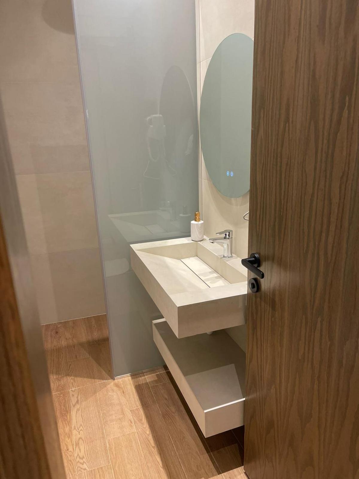 Vlorë Dia Mare Deluxe 아파트 호텔 외부 사진
