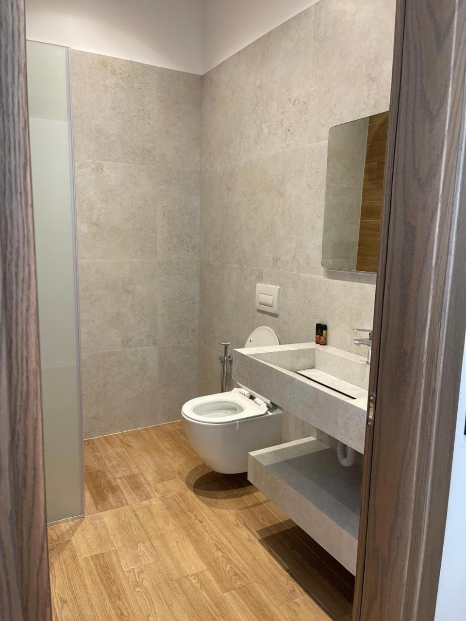 Vlorë Dia Mare Deluxe 아파트 호텔 외부 사진