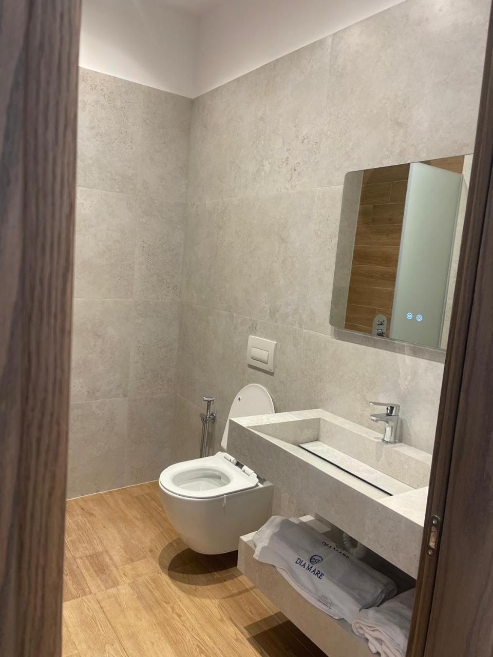 Vlorë Dia Mare Deluxe 아파트 호텔 외부 사진